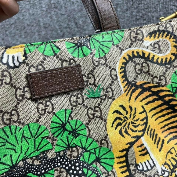 100% Authentic Gucci GG Supreme Bengal Tote Bag - Picture 4 of 16